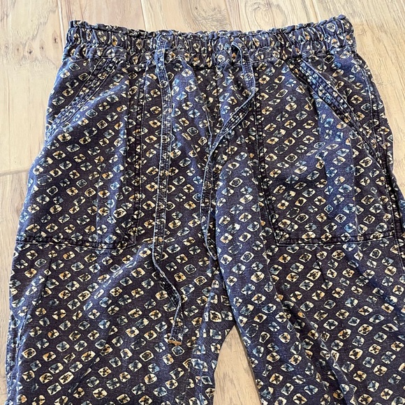 Anthropologie patterned brown tapered pants, size L - Picture 2 of 10